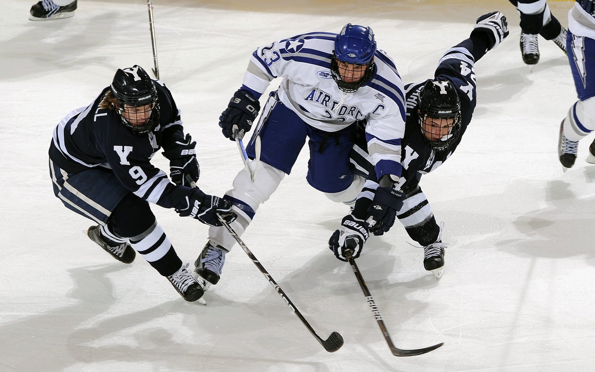 芬兰队在比赛场上斩获关键胜利,晋级成功,芬兰近期比赛战绩